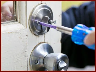 Bloomfield Locksmith Service Bloomfield, CT 860-744-3007 - 12-changing-locks