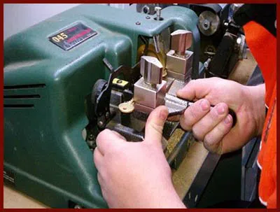 Bloomfield Locksmith Service Bloomfield, CT 860-744-3007 - 18-key-making
