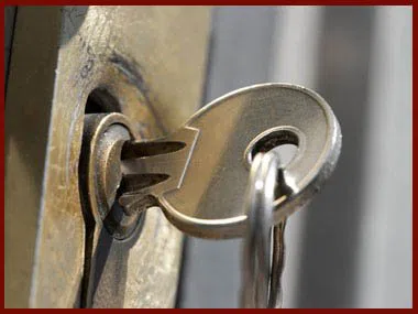 Bloomfield Locksmith Service Bloomfield, CT 860-744-3007 - 2-lock-and-key